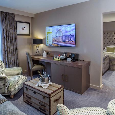 Boulevard Hotel Blackpool Buitenkant foto A suite at the hotel