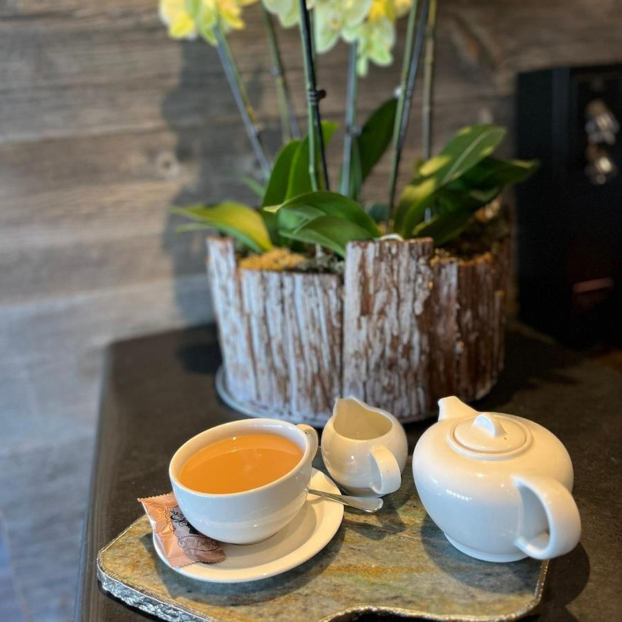 Boulevard Hotel Blackpool Buitenkant foto A cup of tea