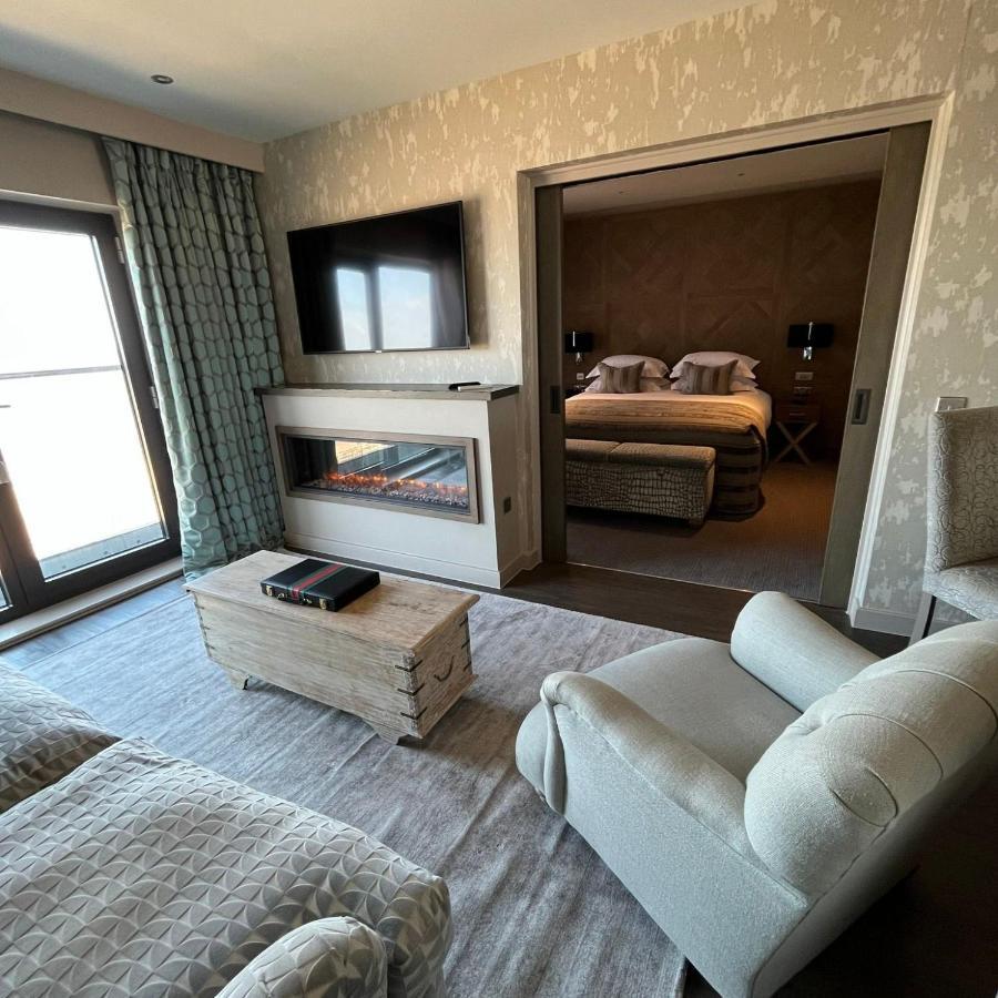 Boulevard Hotel Blackpool Buitenkant foto A suite at the hotel