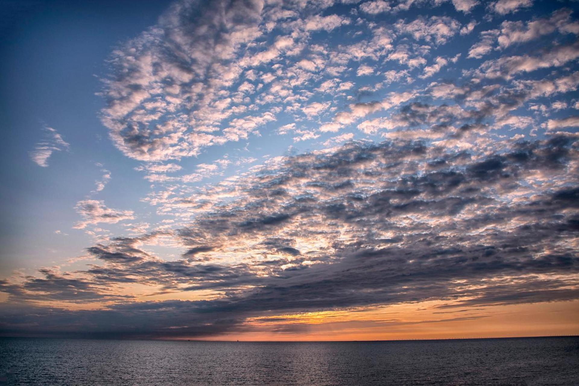 Boulevard Hotel Blackpool Buitenkant foto Sunset over the Atlantic Ocean