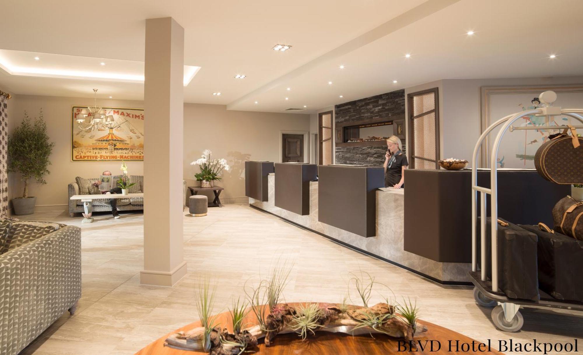Boulevard Hotel Blackpool Buitenkant foto Reception
