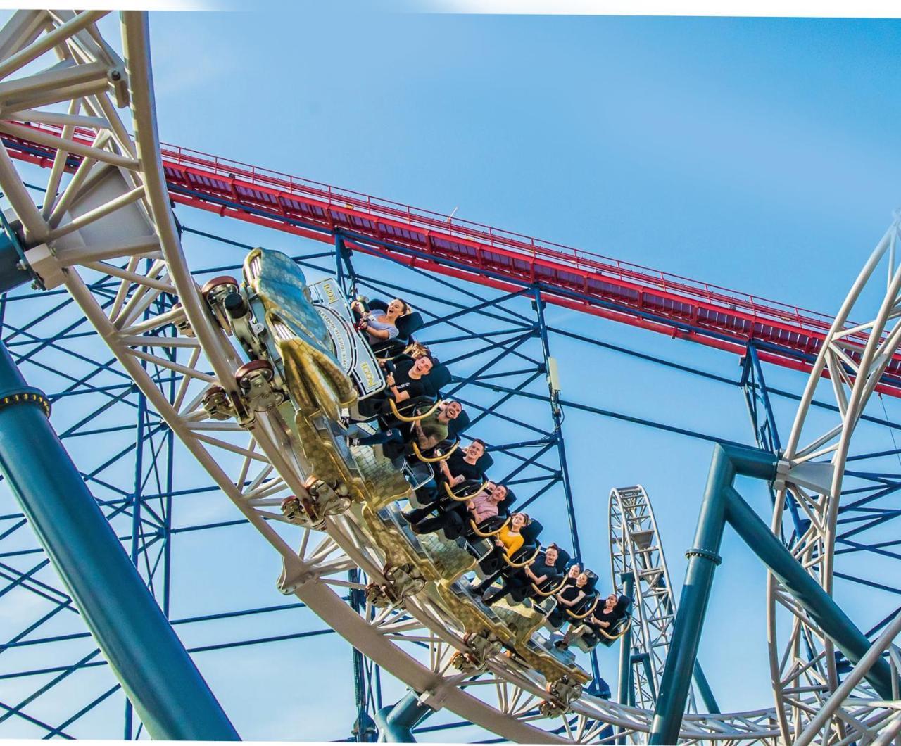 Boulevard Hotel Blackpool Buitenkant foto The Dragon roller coaster